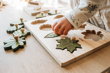 Load image into Gallery viewer, Montessori Leaf Puzzle
